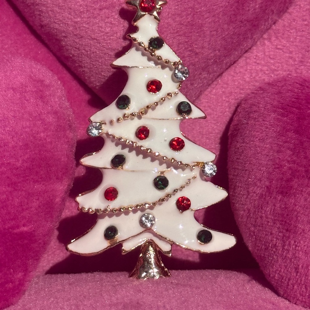 NWT! Festive White Christmas Tree Rhinestone Brooch Gold Tone - Picture 5 of 7